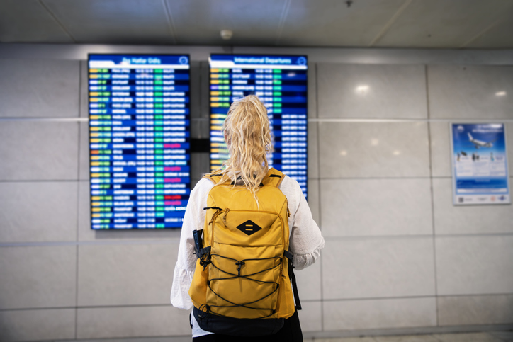 Provide correct flight details: Stay on schedule using Airport Limo Service in Toronto for early departures