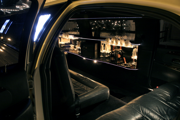 Luxury Limousine: Get home comfortably with Pearson Airport Limo Service to Toronto suburbs