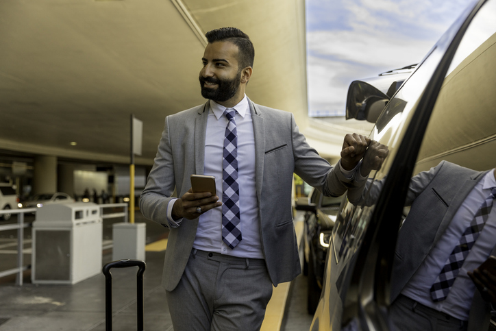 Pre-book a limo: Beat highway stress with Limo to Pearson Airport from the GTA