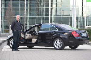 Luxury Airport Transfer Services in Toronto: Limo Royale